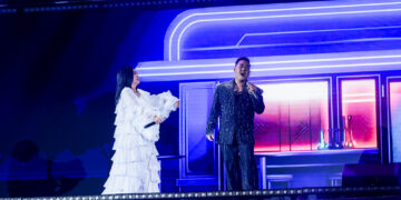 Phương Thanh và Trung Quân đồng loạt ‘cất micro trong cánh gà’ tại show Đức Trí, đu nốt cao ‘rùng rợn’