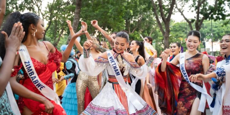 Best Of The World Festival: Đắm mình trong không khí lễ hội văn hoá sôi động cùng hàng ngàn khán giả TP.HCM