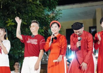 Ngỡ ngàng vì Quân A.P hát nhạc “teen” khi tham gia show cùng Lâm Vỹ Dạ