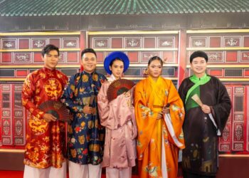 Phạm Thoại nói gì khi bị hỏi “làm phim để tẩy trắng”?