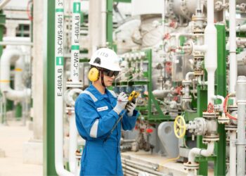 Công ty TNHH Hóa Dầu Long Sơn chính thức vận hành thương mại