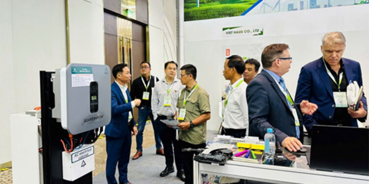 Các giải pháp năng lượng xanh của Alena Energy thu hút đông đảo lượt tham quan tại GEFE 2024