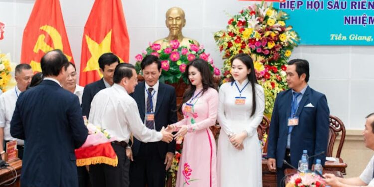 Nguyễn Như Thủy Tiên được bổ nhiệm làm Phó Chủ Tịch Hiệp Hội Sầu Riêng tỉnh Tiền Giang