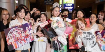 Á hậu Đỗ Hà Trang được fan chào đón nồng nhiệt