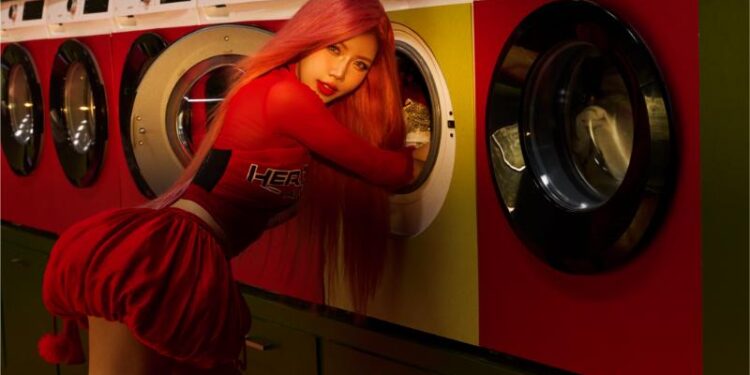 Trang Pháp định nghĩa lại khái niệm “gái ngoan” trong MV Good Girl