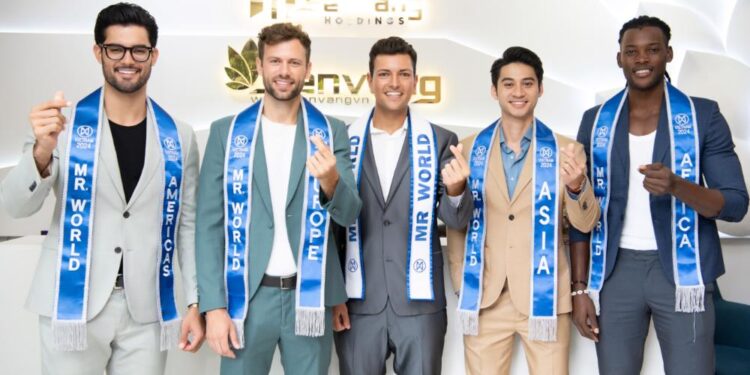 Top 5 Mr World 2024 được chào đón nồng nhiệt ở TP.HCM