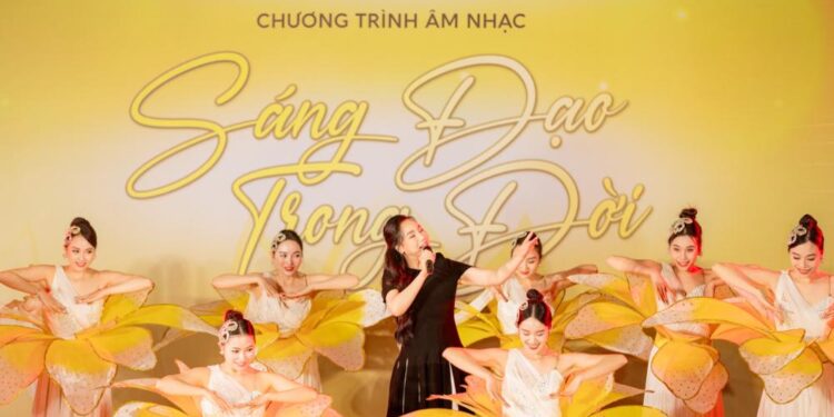NSƯT Hồng Liên, Hồ Quỳnh Hương lan toả tinh thần Phật giáo tại đêm nhạc ‘Sáng Đạo Trong Đời’
