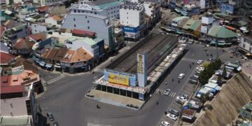 Lễ hội Áo Dài Thành phố Đà Lạt 2024: lần đầu tiên mang sân khấu thực cảnh hoành tráng đến khu Hòa Bình!