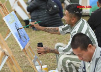 Nhóm nghệ sĩ Rừng Xòe 6 và Triển lãm “Nét vẽ tình thân” tại Ga Hà Nội