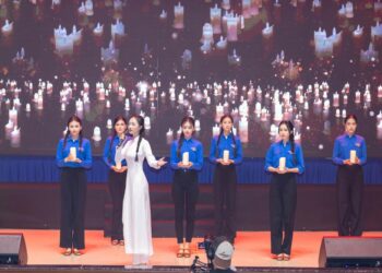 Hoa hậu Quế Anh khoe giọng hát cùng Nam vương Tuấn Ngọc