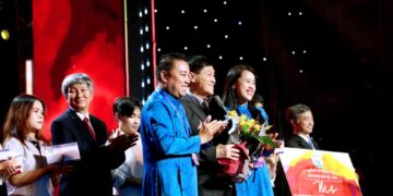 Doanh nhân Johnathan HạnhNguyễn ủng hộ 4,79 tỉ đồng cho Khánh Hòa