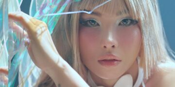 Trương Thảo Nhi hóa thân “bà hoàng Red flag” phiên bản dưới nước trong MV mới