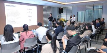 Sôi nổi Ngày hội Thanh niên Khởi nghiệp tại UEH – TP.Hồ Chí Minh 