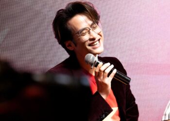 Hà Anh Tuấn bùng nổ bằng âm nhạc lãng mạn với Live concert “Sketch a Rose” in Saigon