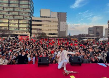 Ca sĩ Đan Trường ấm lòng khi biểu diễn phục vụ bà con xa quê ở Nhật Bản