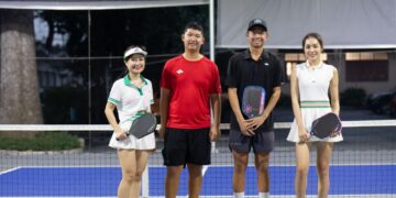 Á hậu Hồng Hạnh đánh pickleball cùng thần đồng Quang Dương