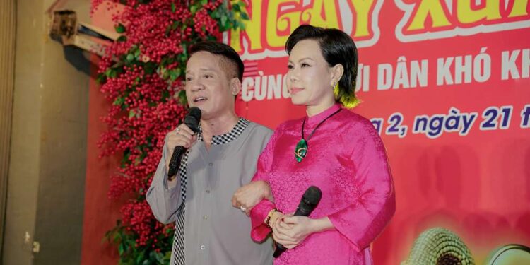 Nghệ sĩ Việt Hương cùng đón Xuân vui với bà con có hoàn cảnh khó khăn