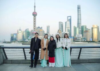 CEO Phạm Kim Dung đưa dàn hoa hậu, á hậu, nam vương đến 3 quốc gia