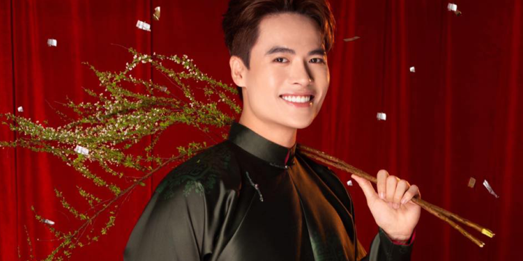 Khán giả “u mê” chất giọng trầm ấm của Võ Tấn Phát khi lồng tiếng trong phim Rider: Giao Hàng Cho Ma