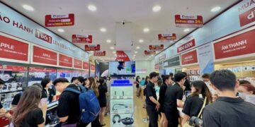 Galaxy S25 trả hàng tại Việt Nam: Hệ thống Di Động Việt tăng gấp 3 lần khách hàng đến mua sắm so với ngày thường