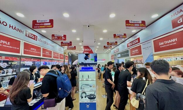 Galaxy S25 trả hàng tại Việt Nam: Hệ thống Di Động Việt tăng gấp 3 lần khách hàng đến mua sắm so với ngày thường