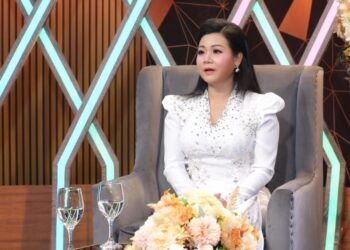 Ca sĩ Dương Hồng Loan tiết lộ con gái tủi thân khóc thầm mỗi tối vì không được gần cha mẹ