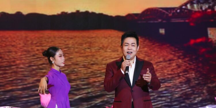 Ca sĩ Quang Lê tuyên bố nếu có cơ hội sẽ tiếp tục đồng hành cùng chương trình vô điều kiện