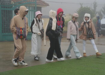 Phú bà Huyền Baby, bà trùm nông sản Viên Vibi trả giá sát ván khi đi chợ trong Biệt Đội Siêu Sao