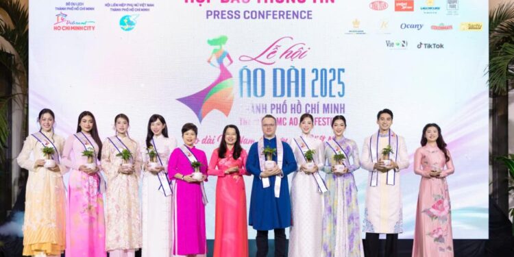 Hơn 30 khách mời, người nổi tiếng tham dự Lễ hội Áo dài TP.HCM 2025