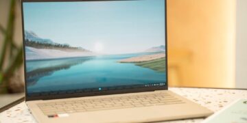 ASUS ra mắt laptop AI chuẩn Copilot+PC nhẹ nhất tại Việt Nam