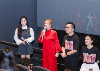 Hoàng Thùy Linh sống lại cảm giác “Vietnamese Concert”  sau mỗi suất chiếu phim Chúng Ta Là Người Việt Nam