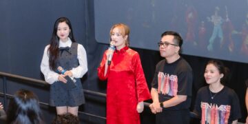 Hoàng Thùy Linh sống lại cảm giác “Vietnamese Concert”  sau mỗi suất chiếu phim Chúng Ta Là Người Việt Nam