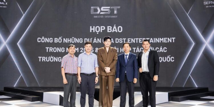 Dược Sĩ Tiến mang tới loạt cơ hội đổi đời cho sinh viên Việt Nam ở mọi lĩnh vực