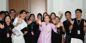 Hoàng Thùy Linh  công bố giai đoạn 2 phim tài liệu “Chúng ta là người Việt Nam”