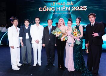 Trang Pháp toả sáng tại Giải Cống hiến 2025, lần đầu mang đến sân khấu hoành tráng của ca khúc “Barbie”