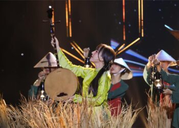 Yến Khoa khoe giọng hát ngọt ngào qua ca khúc Đêm Gành Hào Nhớ Điệu Hoài Lang