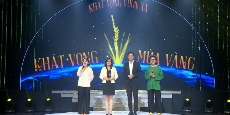 Người phụ nữ nối nghiệp truyền thống gia đình sản xuất mắm tôm chà ở Tiền Giang