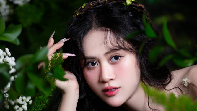 Jee Trần kể chuyện bị “mượn mic” khi đi hát, thấy vui khi khán giả nghi ngờ