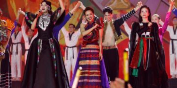 Chị đẹp Thuý Hiền cháy hết mình tại Chị đẹp concert