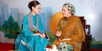 Hoa hậu Bảo Ngọc điều hành phiên đối thoại thanh niên cùng Phó Tổng thư ký Liên Hợp Quốc