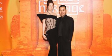 Lý Nhã Kỳ đeo kim cương 20 tỷ dự fashion show