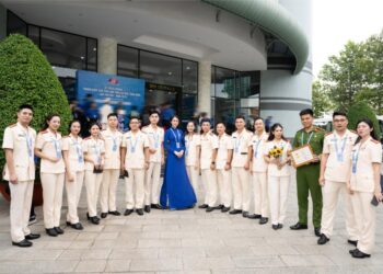 Hoa hậu Thanh Thủy cùng các đại biểu ưu tú tại Đại hội Thanh niên tiên tiến tiếp nối lý tưởng của Bác Hồ