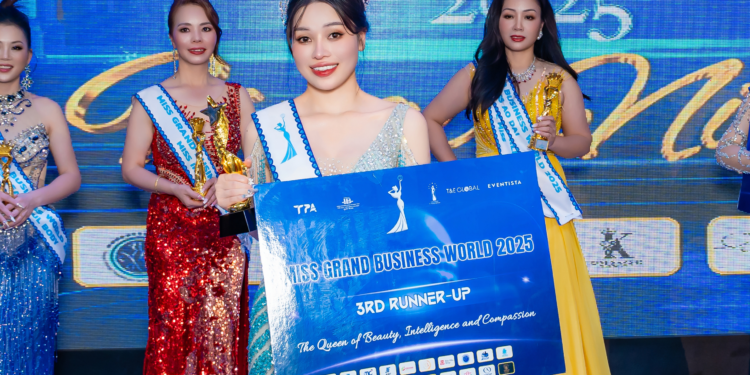 Lê Thị Lan Anh xuất sắc đoạt ngôi vị Á hậu 3 tại Miss Grand Business World 2025