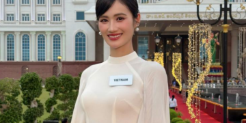 Hoa hậu Ý Nhi hát nhảy tại phần thi Tài năng của Miss World