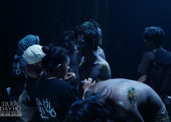 Vén màn thế giới Dưới Đáy Hồ ma mị: Thử thách từ rêu – “nhân vật kể chuyện” cực kỳ đặc biệt