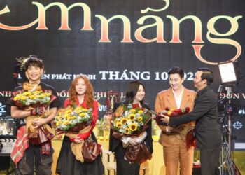 Sự kiện công bố phim Chị Ngã Em Nâng gây sốt với sự xuất hiện của cặp đôi nổi tiếng Thái Lan: Moslhong, Banky