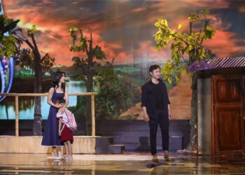  Dư Anh lay động trái tim khán giả với ca khúc Hạnh Phúc Đơn Sơ 