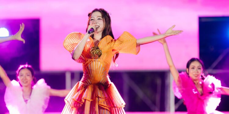 Hoa hậu Kiều Duy quảng bá dự án nhạc cụ dân tộc và võ Vovinam