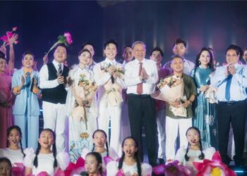 Anh Tú mang sáng tác mới “Người Là Hồ Chí Minh” trình diễn trong chương trình kỉ niệm 135 năm Ngày sinh Chủ tịch Hồ Chí Minh