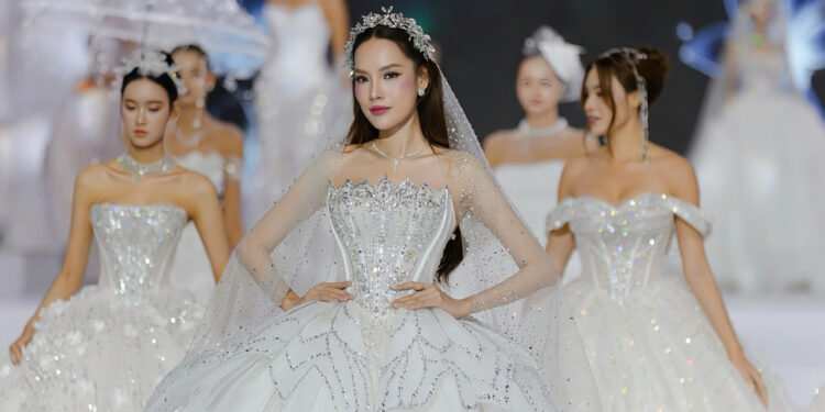 Tuần lễ thời trang cưới 2025: Lê Hoàng Phương bùng nổ với lịch trình ấn tượng, 5 show – 1 nàng hậu